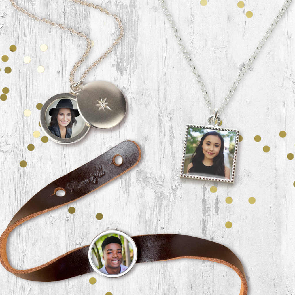 Give Grads custom jewelry to capture their best Graduate Photos