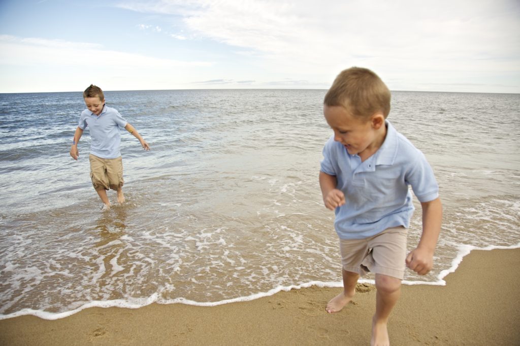 5 Tips for Taking Your Holiday Card Photo During Summer Vacation