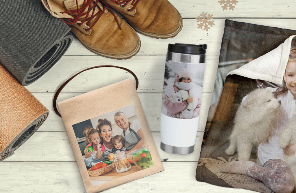 Gifting ideas for nature lovers? Create Snapfish custom gifts like photo lunch bags, cozy blankets printed with pictures or personalized travel mugs to keep their heart close to home.