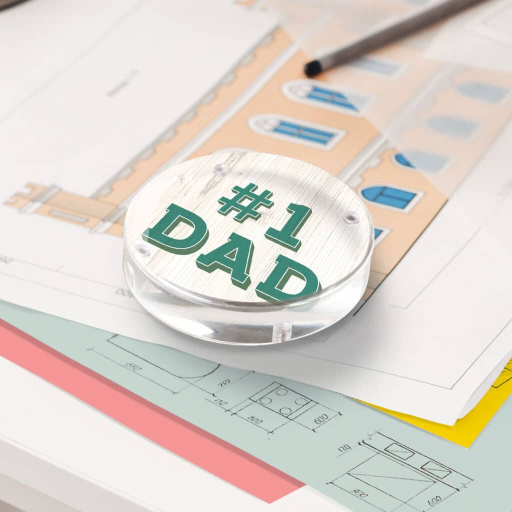 https://www.snapfish.com/blog/wp-content/uploads/2022/04/3-US-blog-fathers-day-mousemat-plant-pot-1080x1080-ukie-20220414-1024x1024.jpg