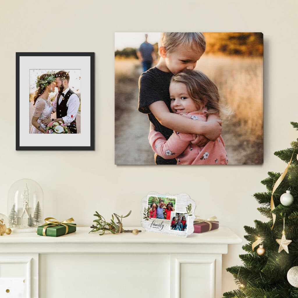 Design beautiful and thoughtful Christmas gifts and decor for your home and loved ones with Snapfish